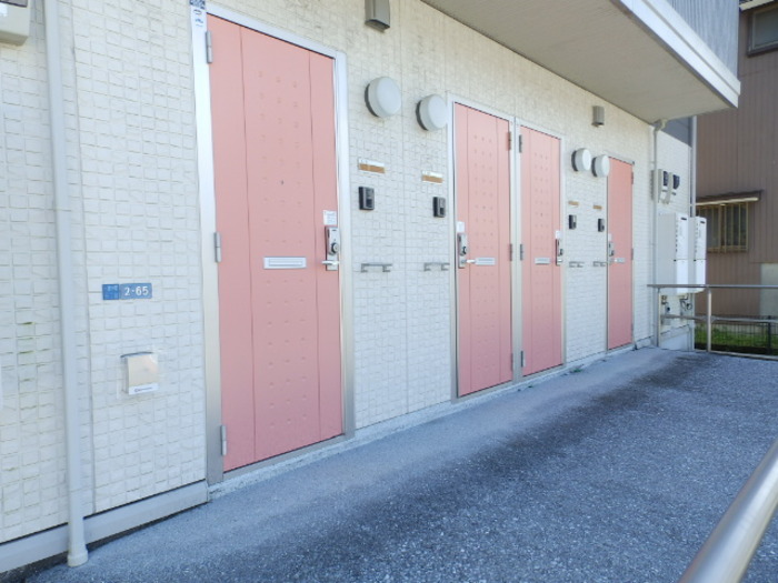 エントランス　玄関前通路