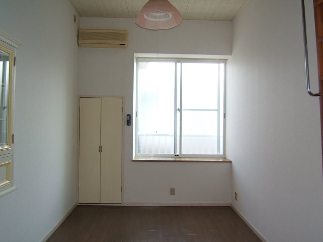 ハイネスイヌイIIIの居間写真