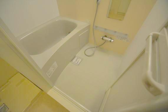 バス・シャワールーム　ゆったりと入るなら、お風呂とトイレとは別々が嬉しいですよね。