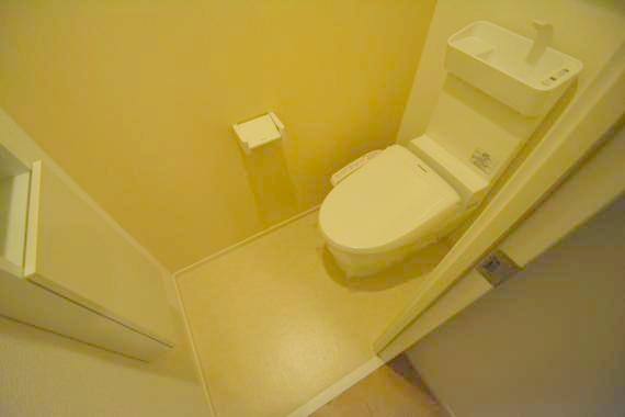 トイレ　綺麗なトイレにはウォシュレット標準装備です。