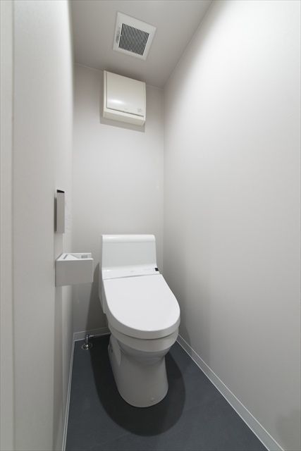 南海本線 住ノ江駅 徒歩10分 2階建 築11年のトイレ写真