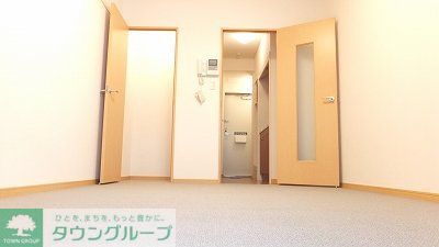 レオパレスレグルスの居間写真
