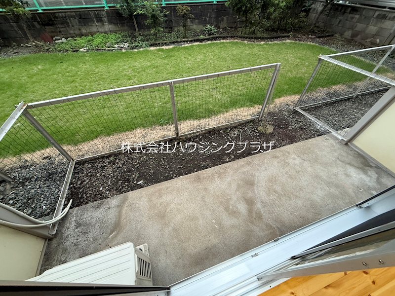 バルコニー　テラス