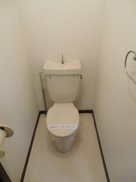 トイレ　清潔感のあるトイレ