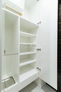 ラペルラ世田谷赤堤の玄関写真