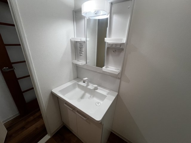ロイヤルメゾン山際の内装写真