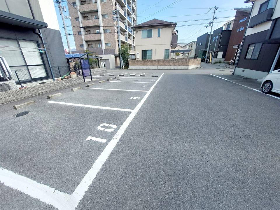 駐車場　駐車場