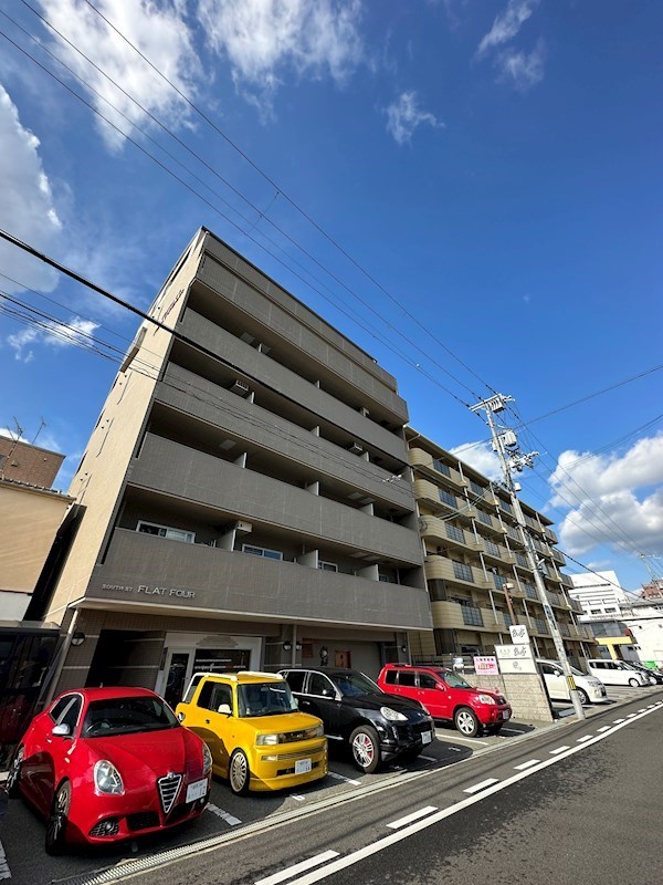 フラットフォーの外観写真
