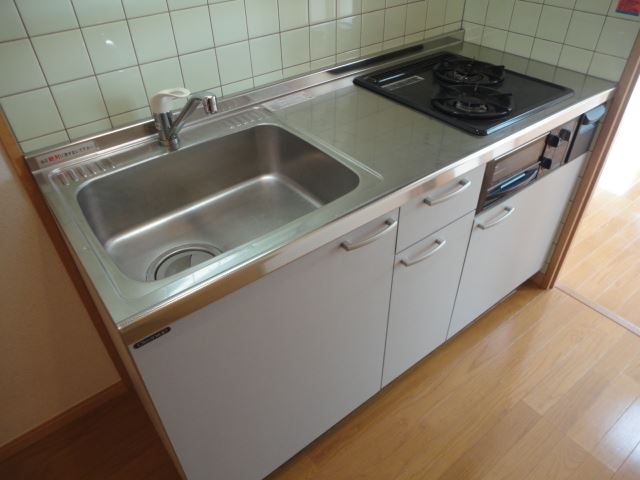 キッチン　角部屋タイプの室内写真（参考写真）になります。