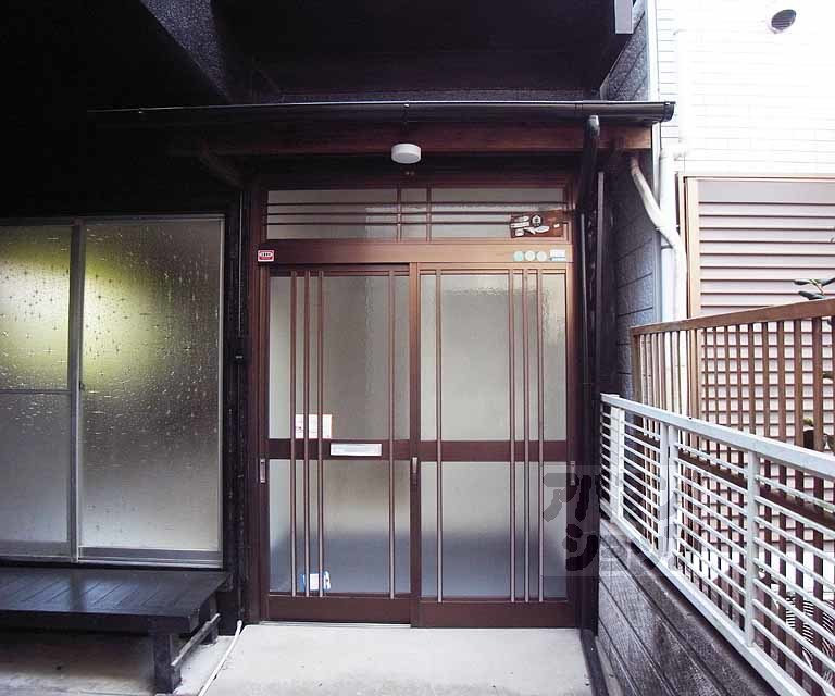 その他設備　玄関ドアです。