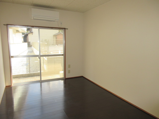 居室・リビング　エアコンはサービス品です