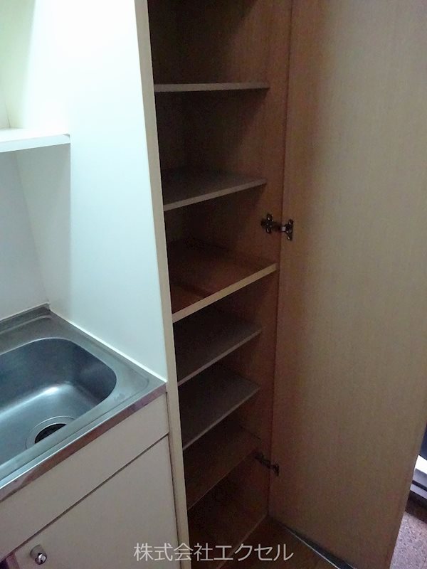 玄関　シューズBOX完備の玄関です。