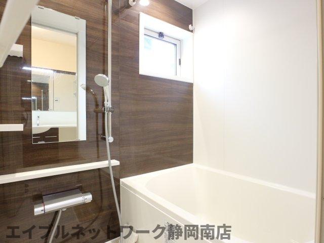 バス・シャワールーム　日々の疲れを癒すお風呂付です