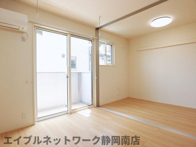 居室・リビング　ゆったりとした居間です