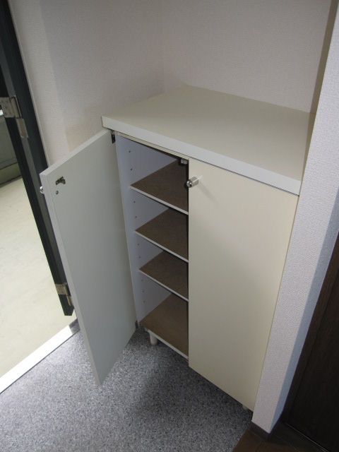 玄関　下駄箱さんです☆