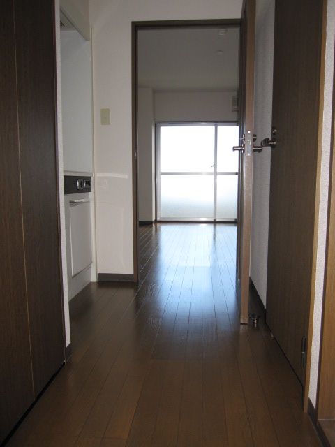 キッチン　玄関から撮りました☆