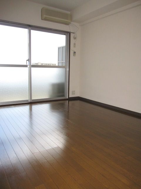 居室・リビング　エアコンついてます☆