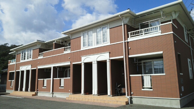 福島市飯坂町中野のアパートの建物外観