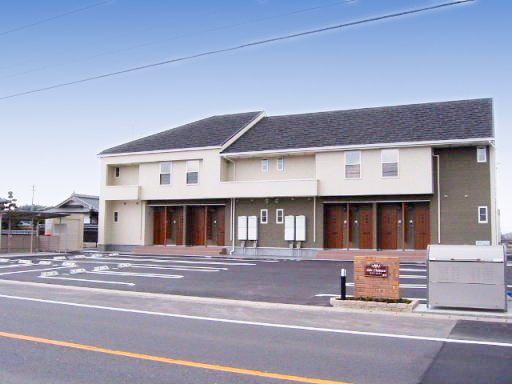 苫田郡鏡野町円宗寺のアパートの建物外観