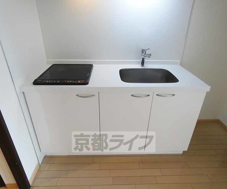 【京都市南区東九条明田町のマンションのキッチン】