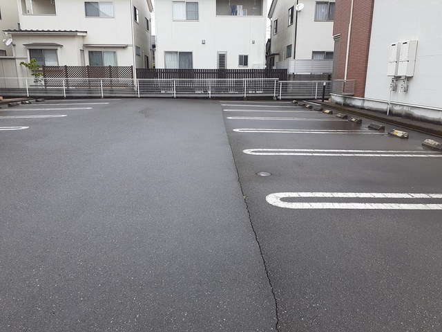 【ヴィラ　サン　Ｂの駐車場】