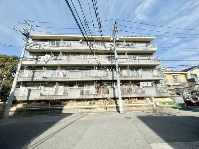 松戸市新松戸北のマンションの建物外観
