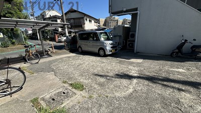 【第六豊マンションの駐車場】