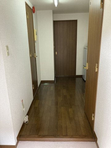 【クレセール・本町の玄関】