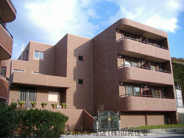 【静岡市清水区馬走北のマンションの建物外観】