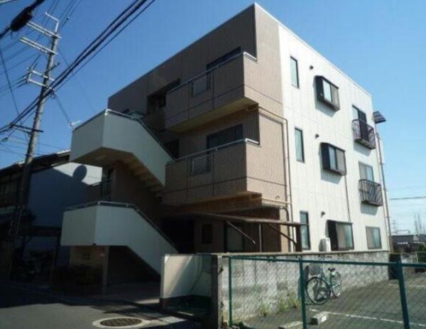 フローレ長谷川３０２号の建物外観