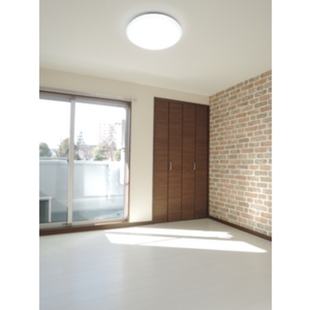 居室・リビング　室内