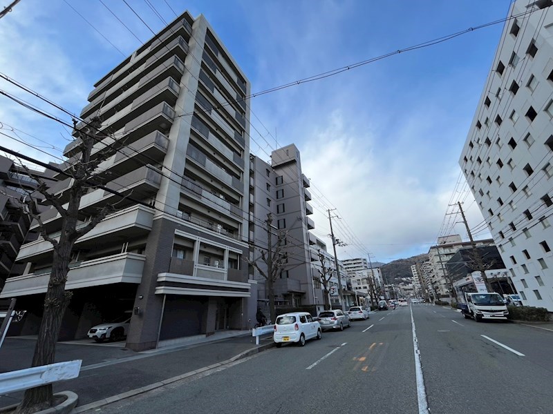 【神戸市東灘区魚崎北町のマンションの建物外観】