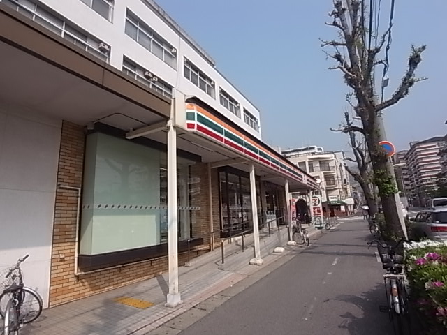 【神戸市東灘区魚崎北町のマンションのコンビニ】