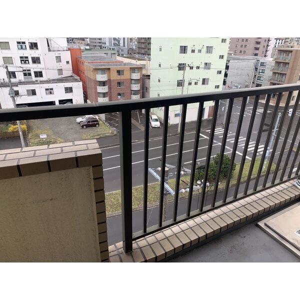 【札幌市北区北十五条西のマンションのバルコニー】