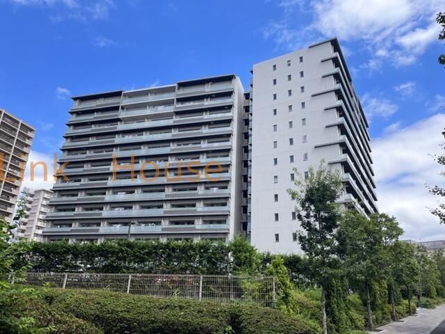 江戸川区小松川のマンションの建物外観