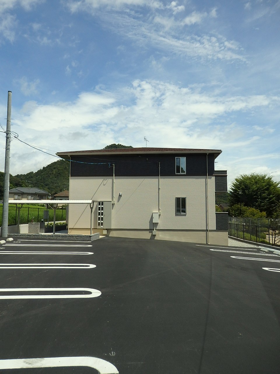 【広島市東区福田のアパートの駐車場】