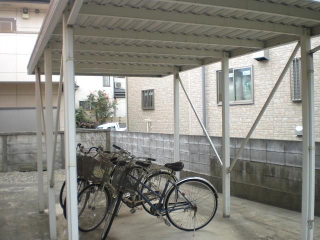 【エステートピア貫井北町の駐車場】