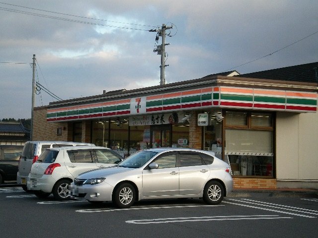 【苫田郡鏡野町円宗寺のアパートのコンビニ】