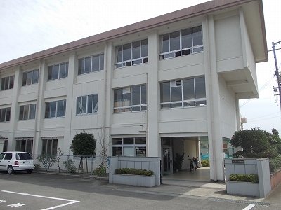 【板野郡板野町羅漢のアパートの小学校】