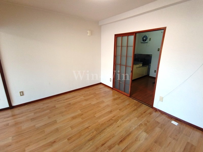 居室・リビング　イメージ（同建物内別部屋の写真です）