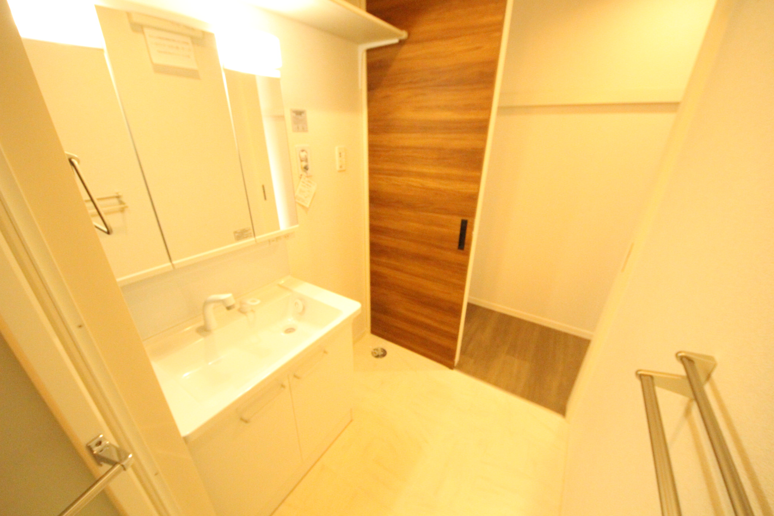 洗面設備　他の部屋の参考写真