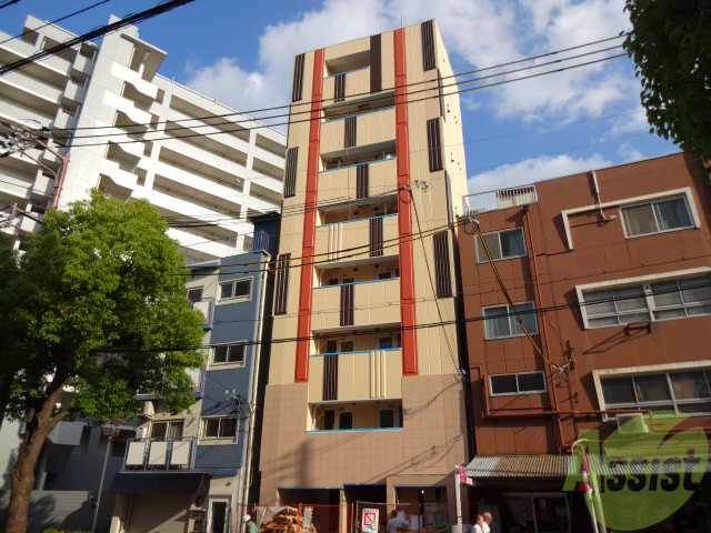 建物外観　シャープなデザインが印象的な洗練の住まい