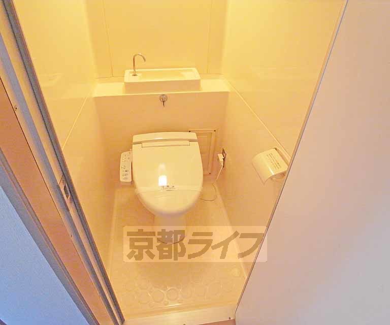 トイレ　ウォシュレットつきです