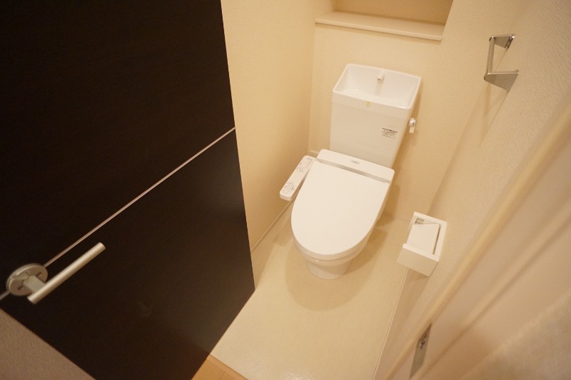 トイレ　温水洗浄便座