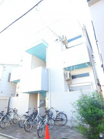 建物外観　平成２５年築・ロフト付デザイナーズ物件です