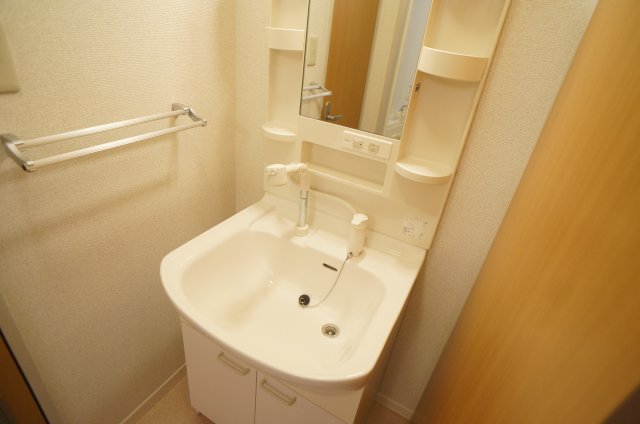 洗面設備　髪の毛も洗えるシャンプードレッサー☆彡