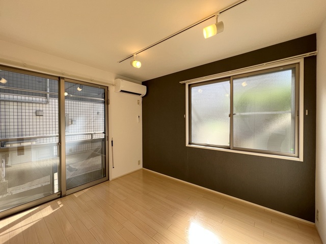 居室・リビング　★※別号室の写真です　明るいフローリングの角部屋です★