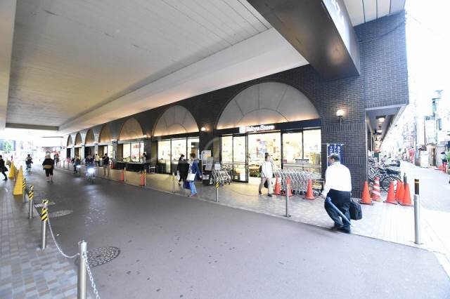 スーパー　東急ストア（スーパー）まで527m