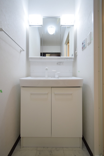 洗面設備　シャワー付き洗面化粧台★