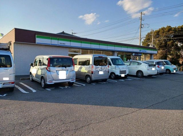 コンビニ　ファミリーマート　千葉三角町店（コンビニ）まで505m